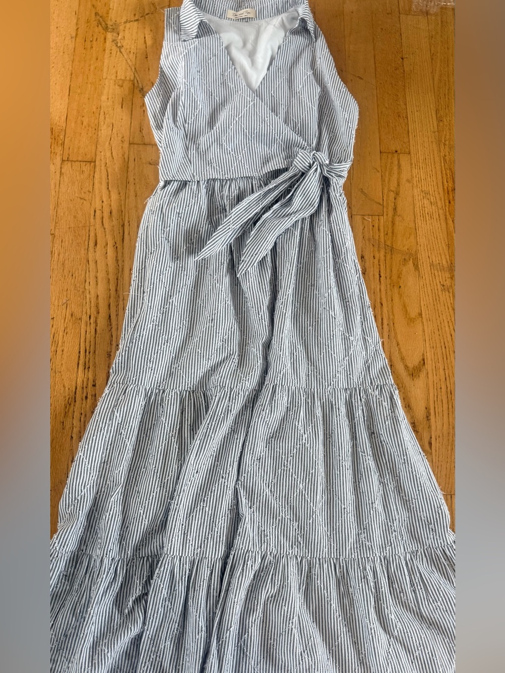 Doe & Rae Striped wrap Tie-Waist Tiered Maxi dress like new size small